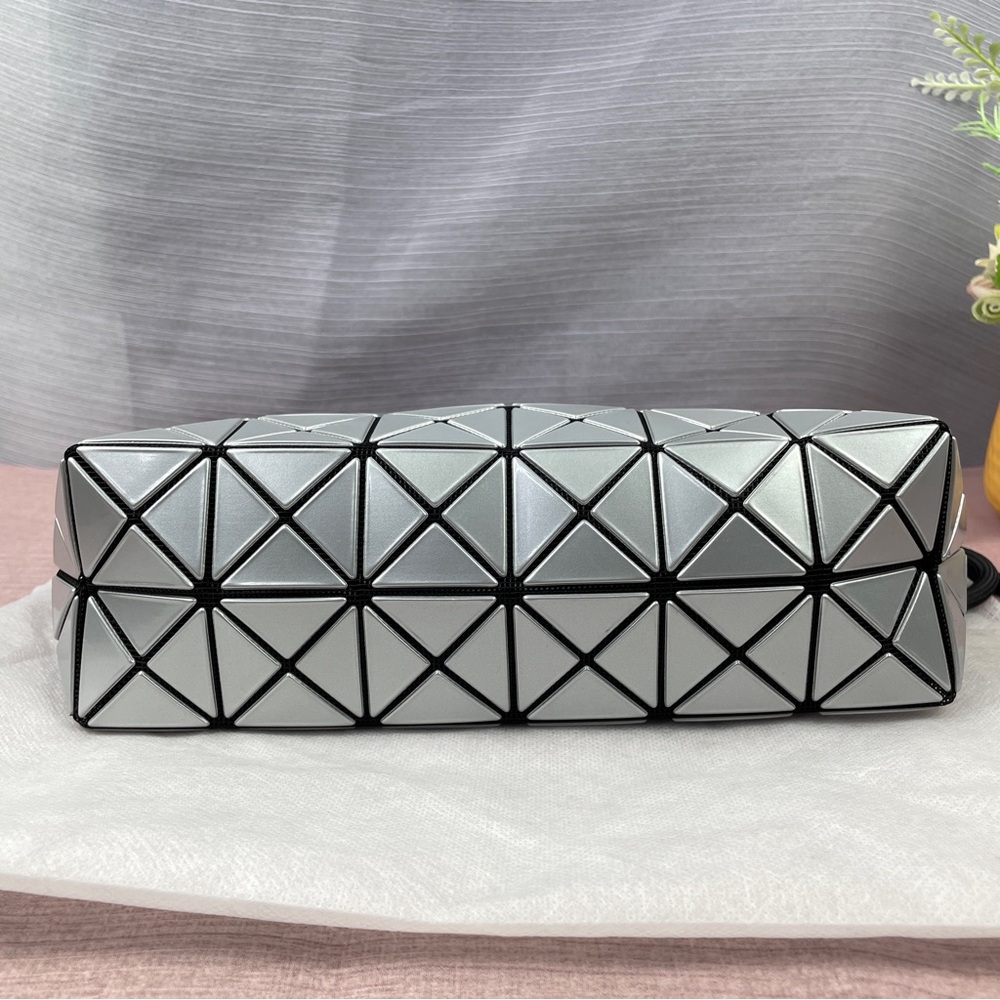 Brand New Issey Miyake Silver-Gray Knotted Tofu Bag - Picture 2 of 8